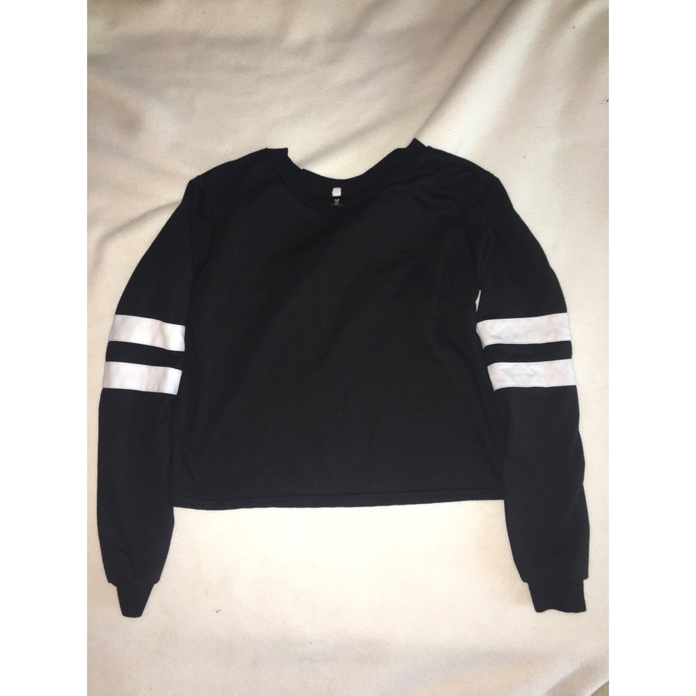 Black cropped Sweatshirt with White Stripes